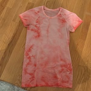 luluemom swiftly t-shirt